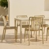 sillas beige de exterior