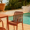 silla exterior terracota con brazos